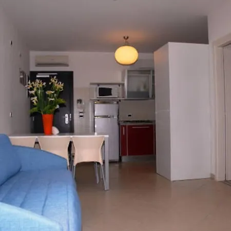 Perfect Flat For Six In Beachfront Complex Apartman *